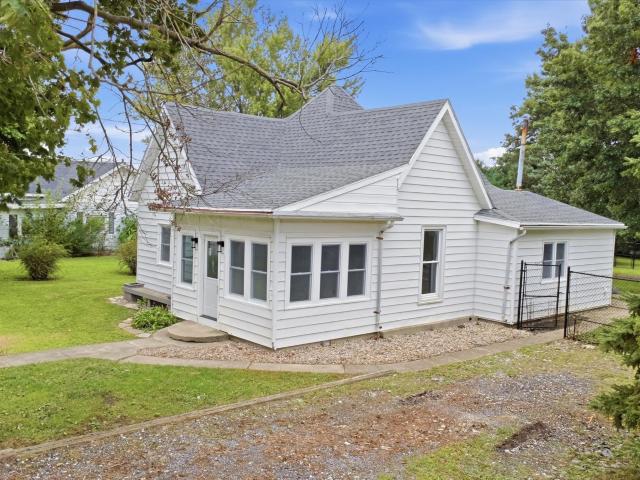 House for sale in Chalmers, White County