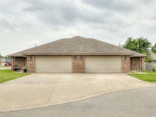 House for sale in Newcastle, McClain County