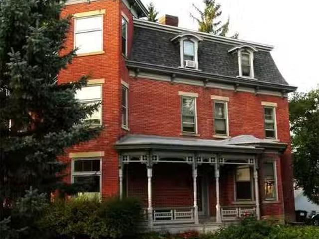 Condo for rent in Altoona