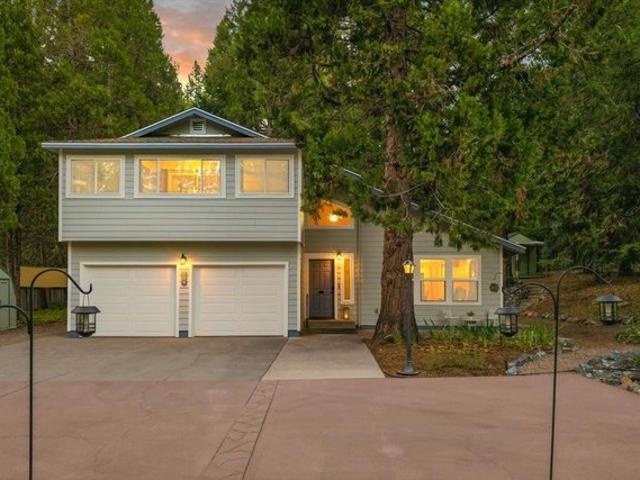 House for sale in Mount Shasta, California