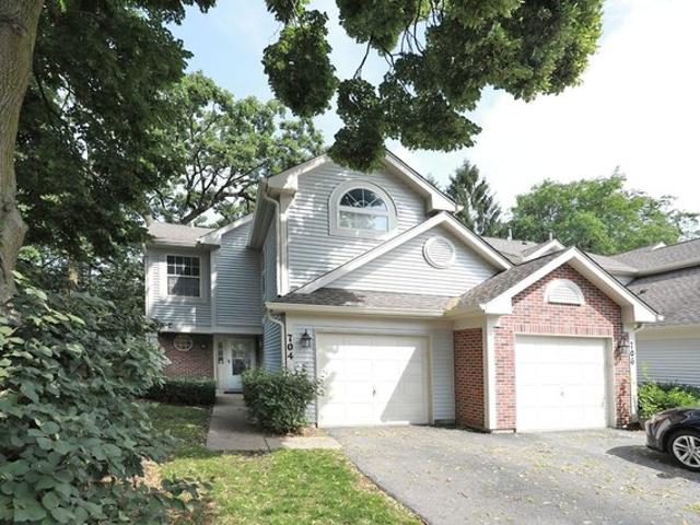 Townhouse for sale in Elgin, Illinois