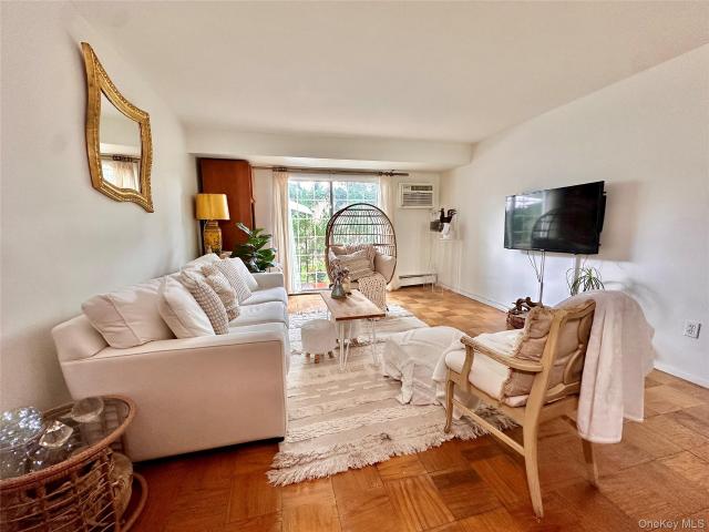 Condo for sale in Bohemia, New York