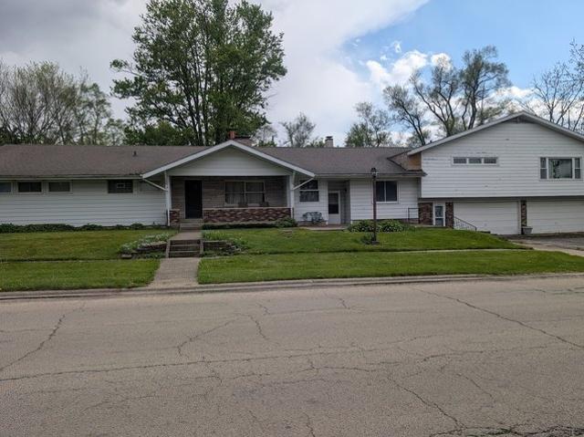 House for sale in Mchenry, Illinois