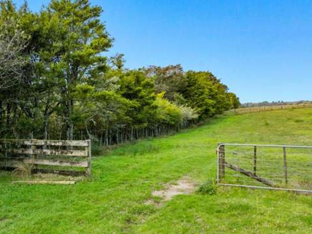 Land for sale in Kawau Island