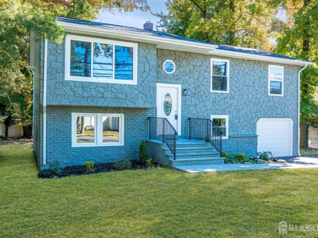 House for sale in New Dover, Edison