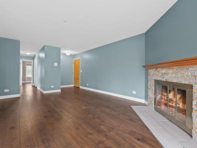Condo for sale in Woodridge, Illinois