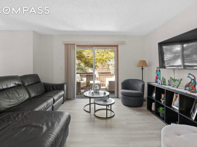 Townhouse for sale in Chanhassen