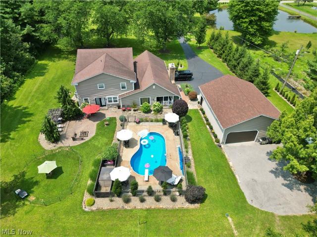 Townhouse for sale in Canfield, Ohio