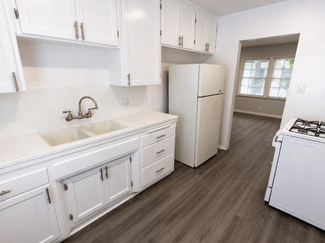 Apartment for rent in Canoga Park, California