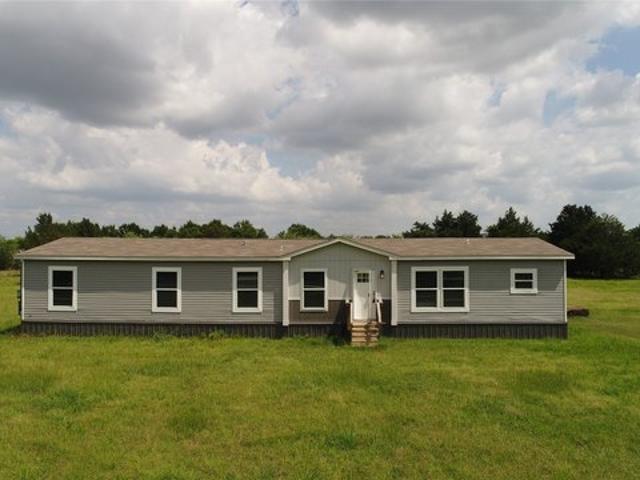 House for sale in Navarro, Texas