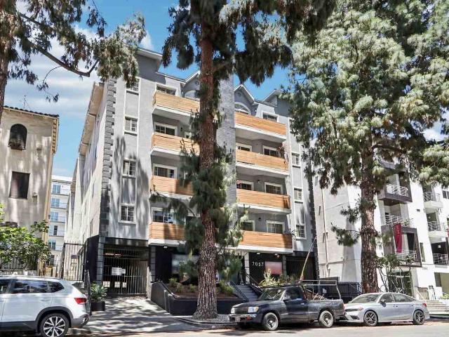 Apartment for rent in Canoga Park, California