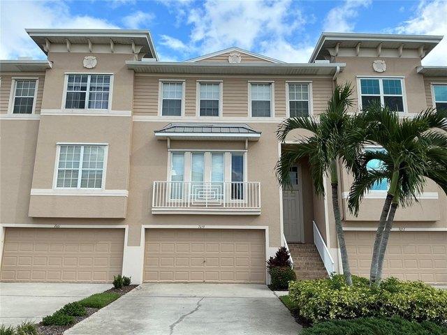 Townhouse for sale in Seminole, Florida