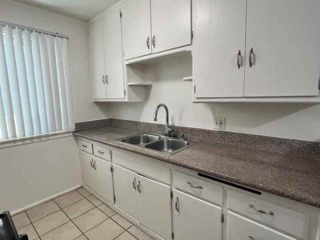 Apartment for rent in Canoga Park, California