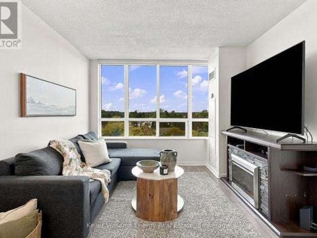 Condo for sale in Pickering, Golden Horseshoe