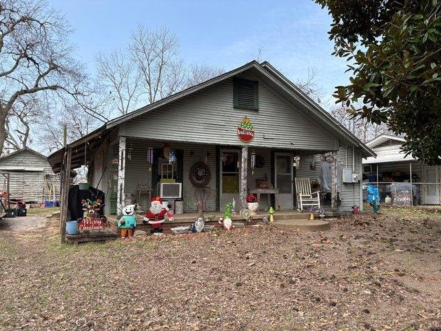 House for sale in Henderson, Texas
