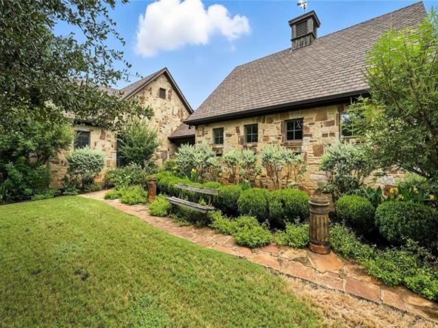 House for sale in Paige, Texas