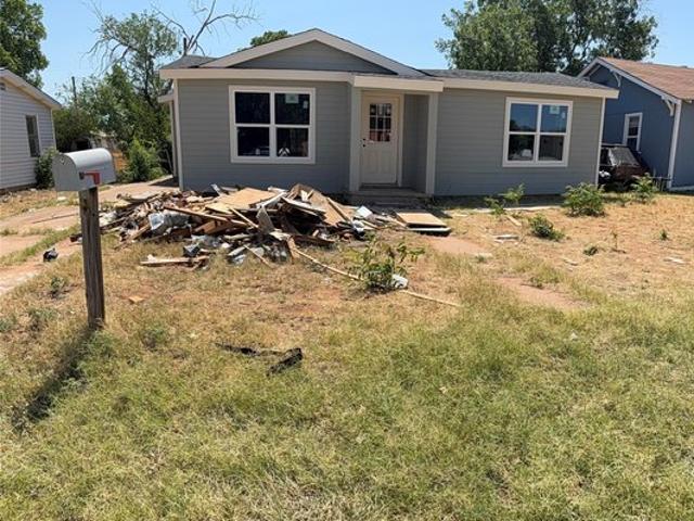 House for sale in Taylor, Texas