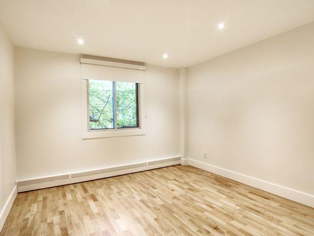 Apartment for rent in Saint-lambert, Quebec