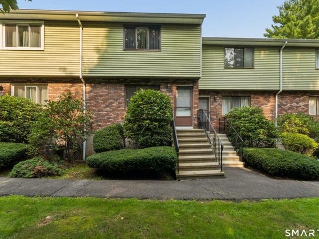 Townhouse for sale in Newington, Connecticut