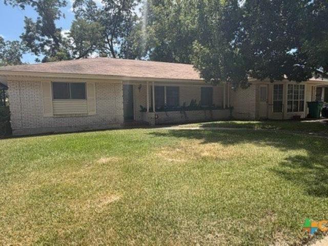 House for sale in Cameron, Milam County