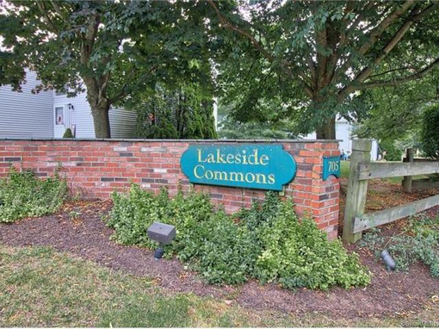Condo for rent in Bristol, Connecticut