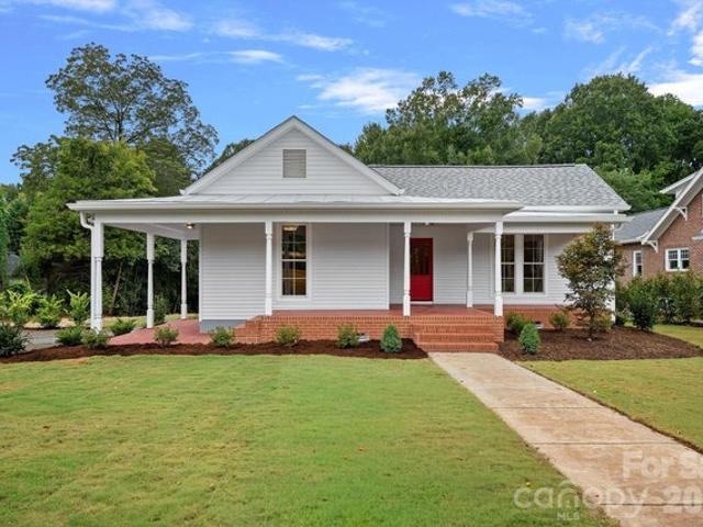 House for sale in Davidson, Mecklenburg County