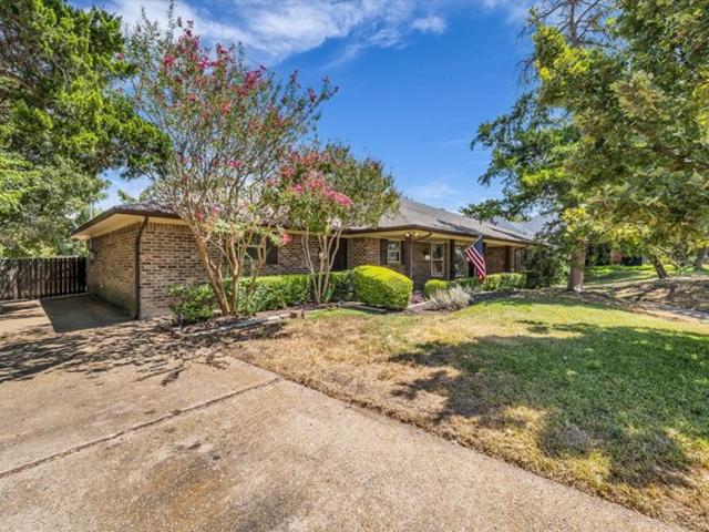 House for sale in Woodway, Texas