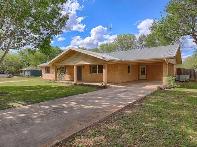 House for sale in Flatonia, Texas