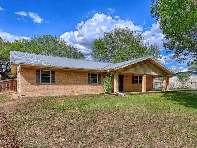 House for sale in Flatonia, Texas
