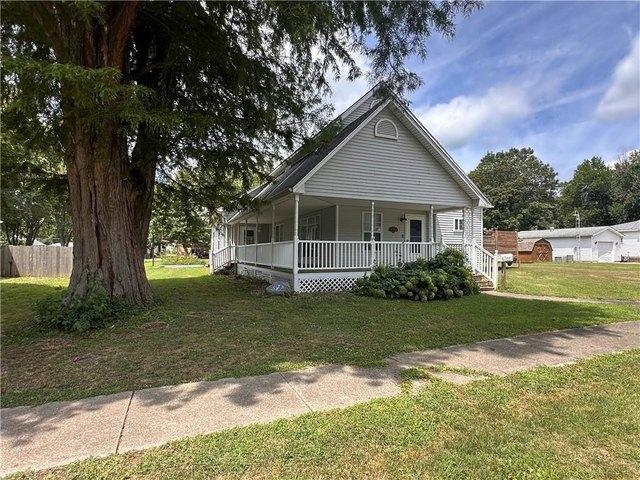 House for sale in Pana, Illinois