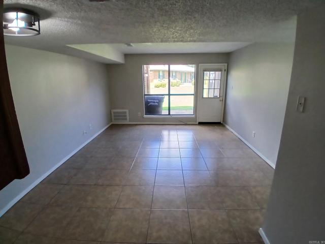 Property for rent in Ark