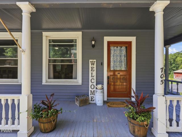 House for sale in White Mills, Pennsylvania