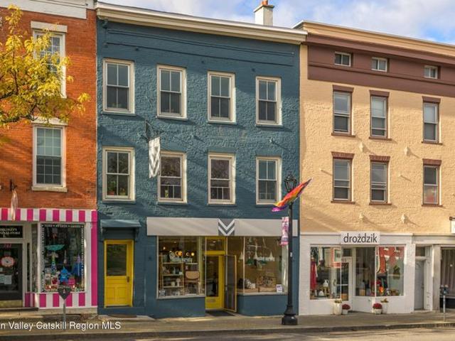 Townhouse for sale in Hudson, New York