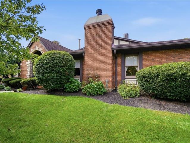 Townhouse for sale in Whispering Oaks Condominiums, Centerville