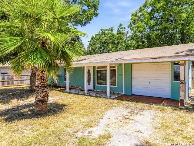 House for sale in Floresville, Wilson County