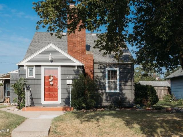 House for sale in Jamestown, North Dakota