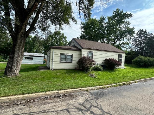 House for sale in Whiteside, Illinois