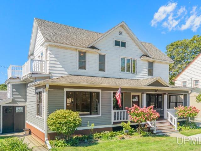 House for sale in Escanaba, Delta County