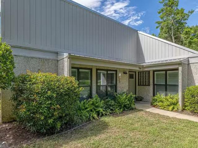 Condo for sale in Brunswick Condo for sale in Brunswick