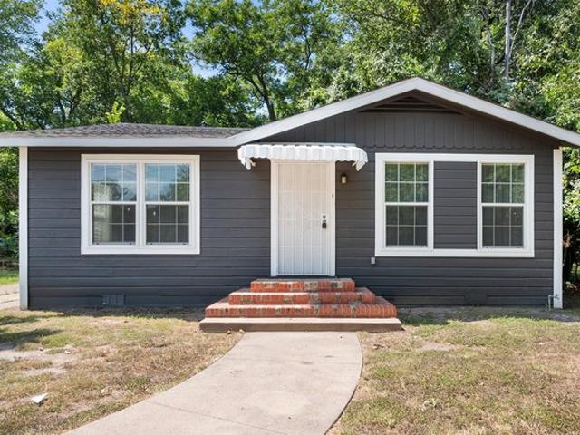 House for sale in Navarro, Texas