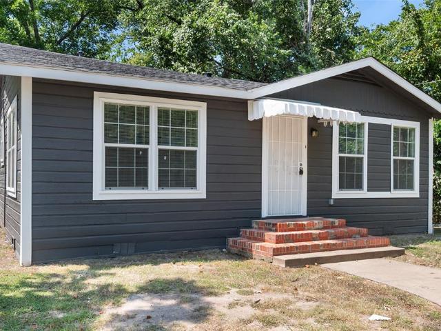 House for sale in Navarro, Texas