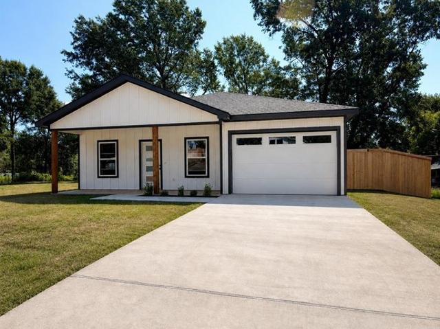 House for sale in Harrison, Texas