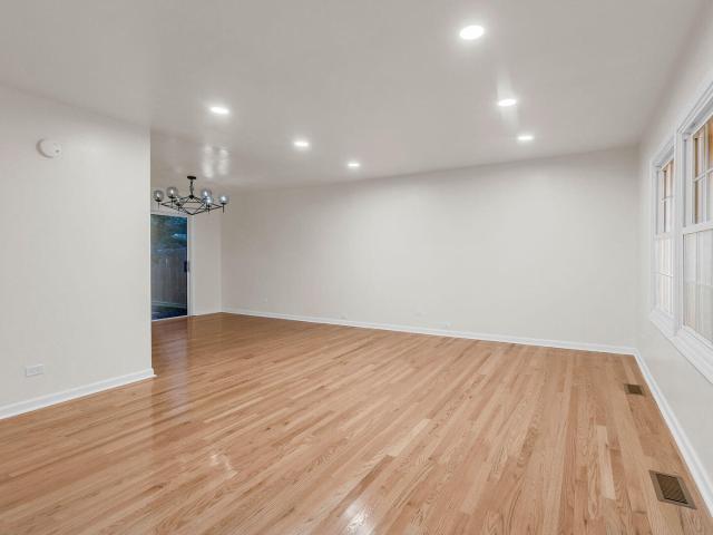 House for sale in Glendale Heights, Illinois