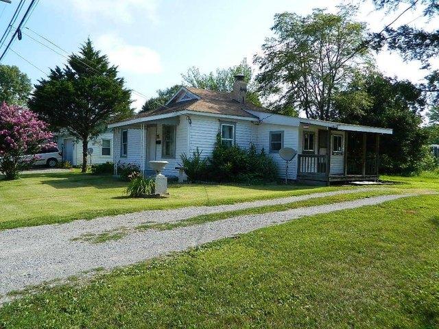 House for sale in Fairfield, Illinois