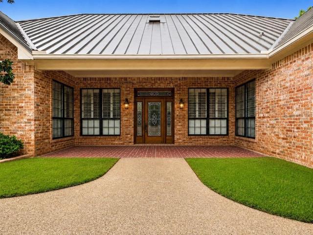 House for sale in Henderson, Texas