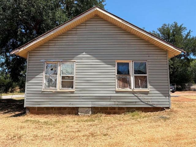 House for sale in Graham, Young County