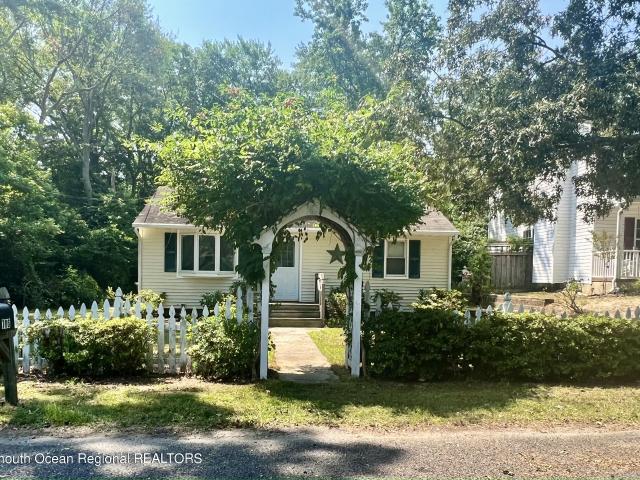House for sale in Bayville, New Jersey
