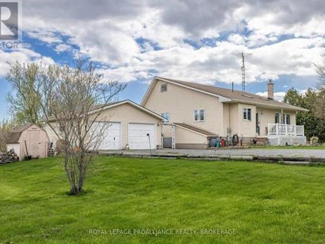 House for sale in Frontenac Islands, Ontario