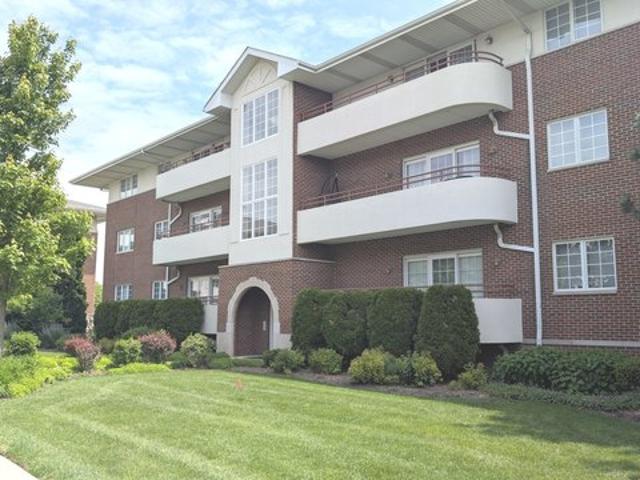 Condo for sale in Westmont, Illinois