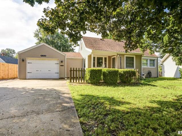 House for sale in Taylorville, Christian County